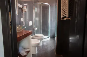 Boutique Hotel Novecento - Bathroom