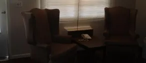 Fels Three Crown Motel - Lobby sitting area