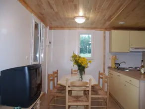 Camping Les Rives de Courtès - Matservice på rummet