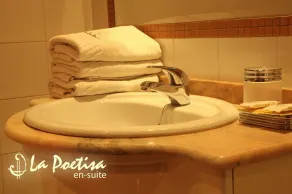 Hostal LA POETISA - Auto Check-in - Badezimmer