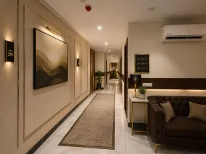 Qotel Comfort Oasis Rajouri Garden - Newly Built 2026 - Lobby