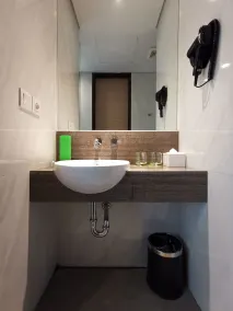 MaxOne Platinum Hayam Wuruk - Bathroom