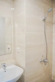 Cozy Room Studio Springwood Tangerang Apartment - Bathroom