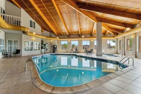 Comfort Inn & Suites Near University of Wyoming - Piscine