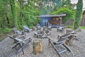 Luxe Cabin w/ Hot Tub on 5 Acres in Pearcy! - Innvendig