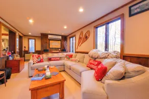 5 Mi to Skiing: Home w/ Hot Tub & Patio! - Interiør