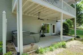 Lake Hartwell Vacation Rental w/ Dock & Hot Tub! - Interiör