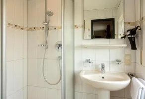 Landhotel Wolf-Mertes - Bathroom