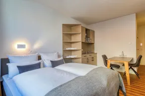 NiceToStay by Fairway Hotels - Room