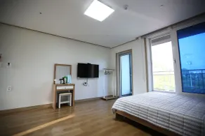 Flora Hostel Pension - Værelse