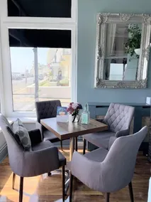East Beach Hotel - Restaurant