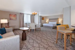Crowne Plaza Columbus North - Worthington by IHG - Room