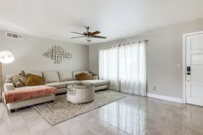 Airy Tempe Vacation Rental w Gas Grill Pool - Interiør