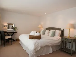 Homefield House - Interior