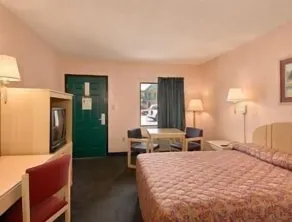 Super 8 by Wyndham Columbia - Chambre