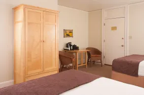Old Faithful Inn - Inside the Park - Habitación