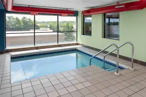 AmericInn & Suites by Wyndham Baraboo Event Center - Pool