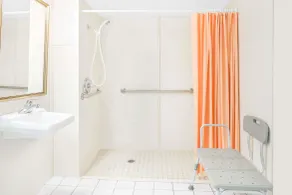 Howard Johnson by Wyndham Staunton - Salle de bain
