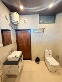 Shanti Vilas Hotel - Bathroom