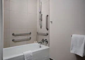 Sheraton Grand Rapids Airport Hotel - Chambre