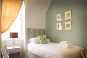 The Royal Oak Hotel - Room