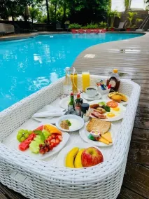 MGB Hotel at 2ten - Piscina