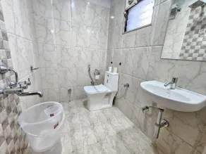 The Sky Comfort Hotel Brahm Sambandh - 150 mtr from Shrinathji Temple - Baño