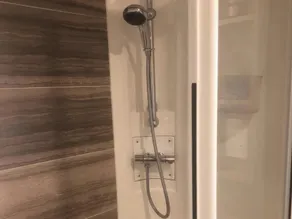 Annalake - Bathroom