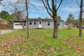 Ski, Hike & Explore: Home 5 Mi to Dtwn Burlington! - Interior
