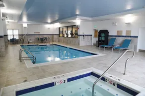 TownePlace Suites by Marriott Lawrence Downtown - Piscine
