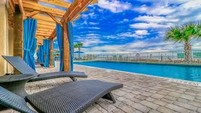 Holiday Inn Resort Oceanfront at Surfside Beach by IHG - Piscine