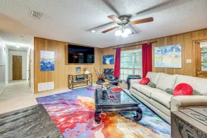 Family Getaway on 4 Acres in Mineola! - Interiør