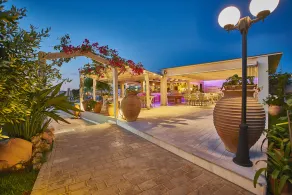Golden Bay Apartments-Garden Haven - Restaurant