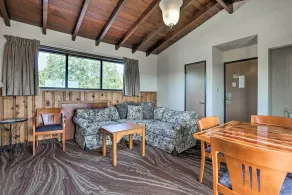 Burkesville Apt w/ Deck, Views & Pool Access! - Interiør