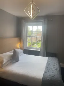 Diamonds Inn Ltd - Room
