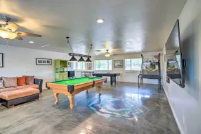 Modern Glendale Desert Destination w/ Patio! - Interiør