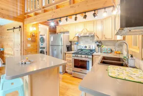 ‘Sawyer’s Cabin’ w/ Hot Tub in Blue Ridge Mtns! - Interior