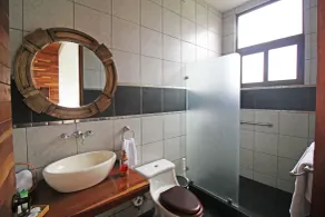 Altura Hotel - Bathroom