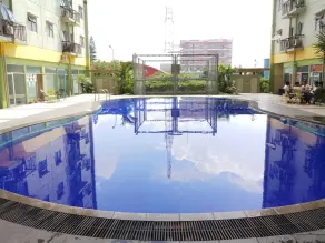 Minimalist Studio Apartment at The Suite @Metro - Piscine