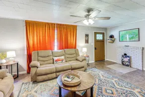 Rural Escape Near Lake Ouachita w/ Gas Grill! - Interiör