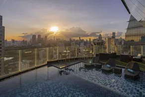 Montraj Continent Sukhumvit Bangkok - Piscine