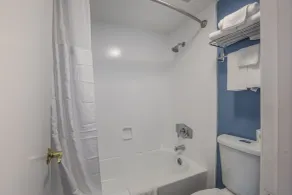 Quality Inn Hampton - Newport News - Salle de bain