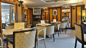 Avenue Hotel - Restaurante