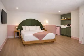 Abode Beach House - Room