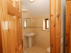 14 Sneem Leisure Village - Bathroom