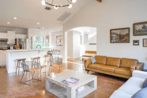 Shaded Getaway w/ BBQ & Fire Pit in Austin! - Interiör