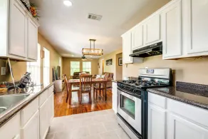 Kayak, Fish & Golf - Charming Victoria Home! - Innvendig