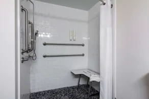 Clarion Pointe Charlottesville - Salle de bain