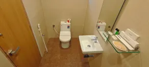 Akshays Inn - Bathroom