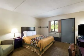 Super 8 by Wyndham White River Junction - Chambre